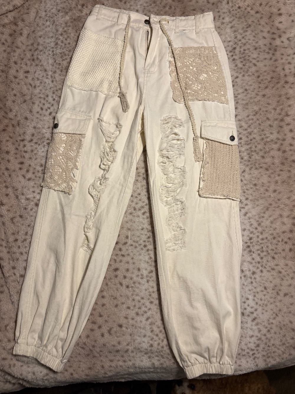 NEW POL bestseller : White distressed Lounge crochet Pockets